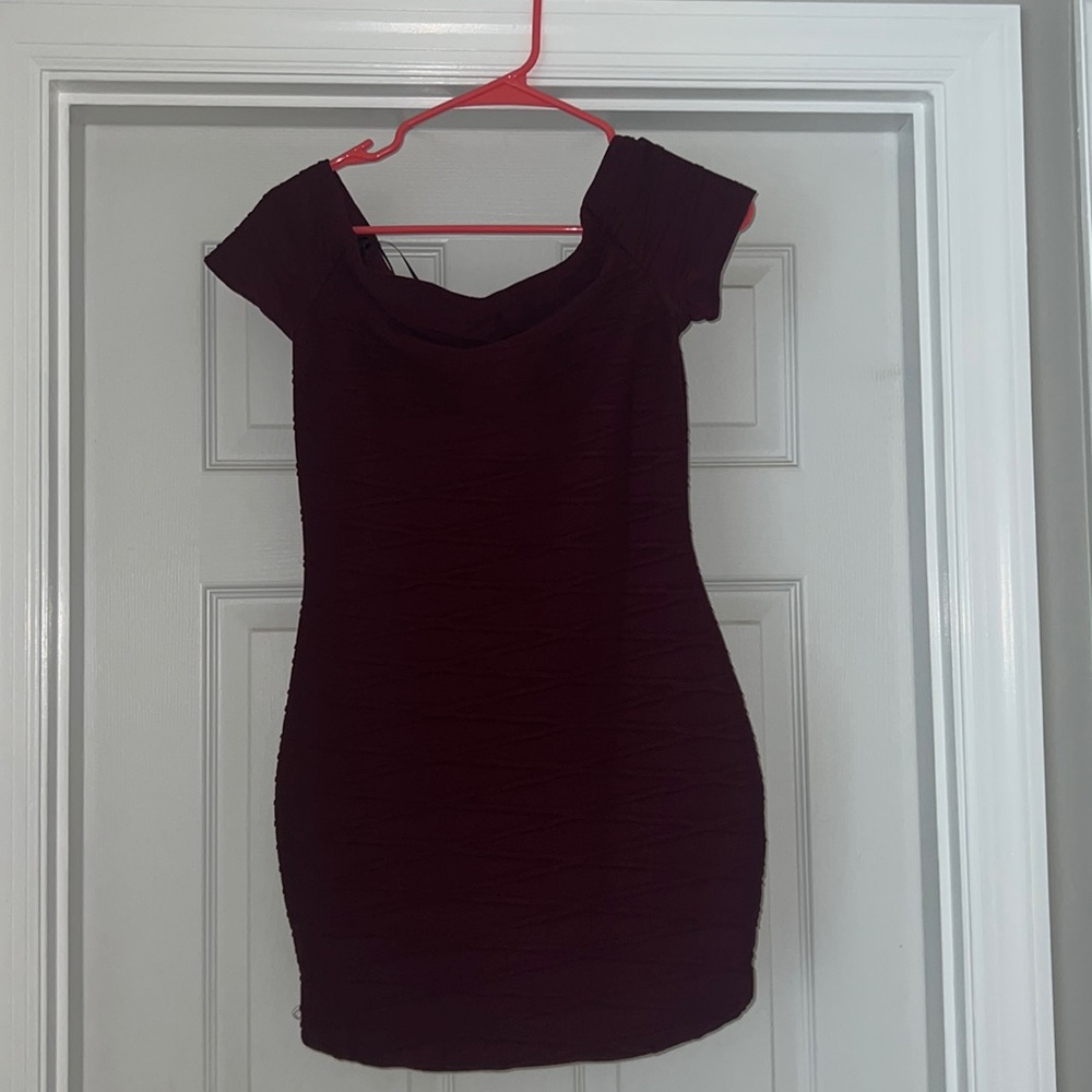 Burgundy body con dress